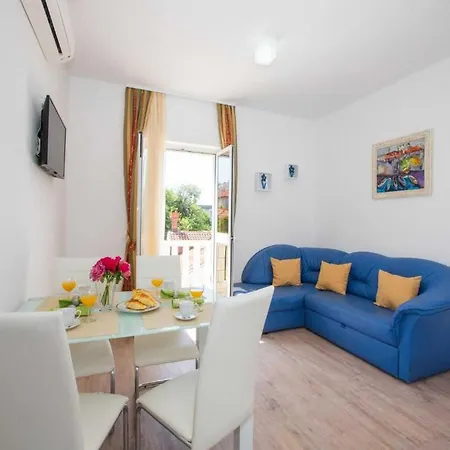 Lani Πανσιόν 3*