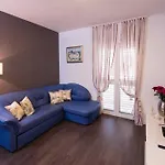 Lani Gostinjska kuća 3*