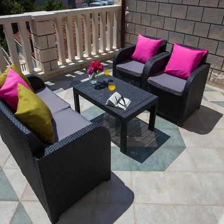 Lani دوبروفينك