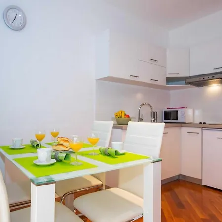 Lani 3* دوبروفينك