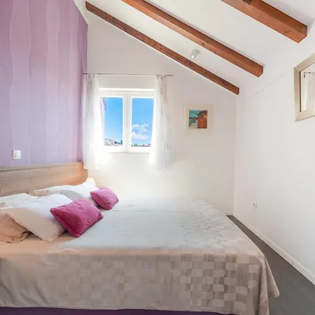 Lani Guest house *
