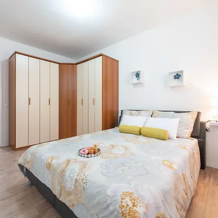 Lani 杜布罗夫尼克