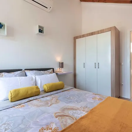 Lani Guest house