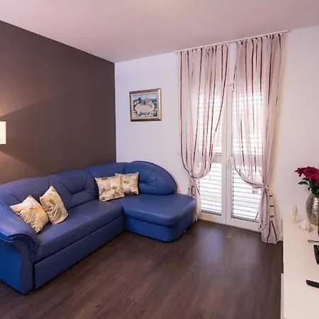 Lani Guest house *